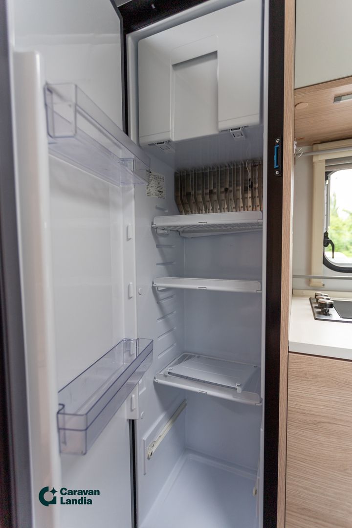 Adria Aviva 472PK ** TRUMA(KAASU/SÄHKÖ), AURINKOPANEELI, 6-LLE MAKUUPAIKAT **, kuva 11