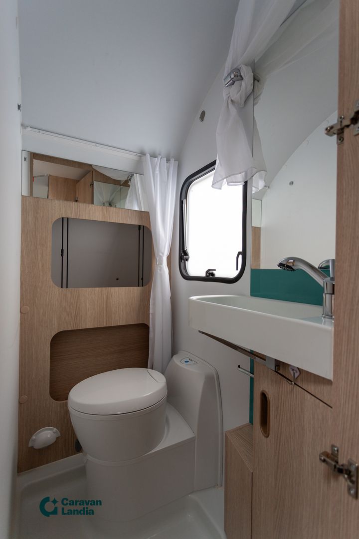 Adria Aviva 472PK ** TRUMA(KAASU/SÄHKÖ), AURINKOPANEELI, 6-LLE MAKUUPAIKAT **, kuva 13