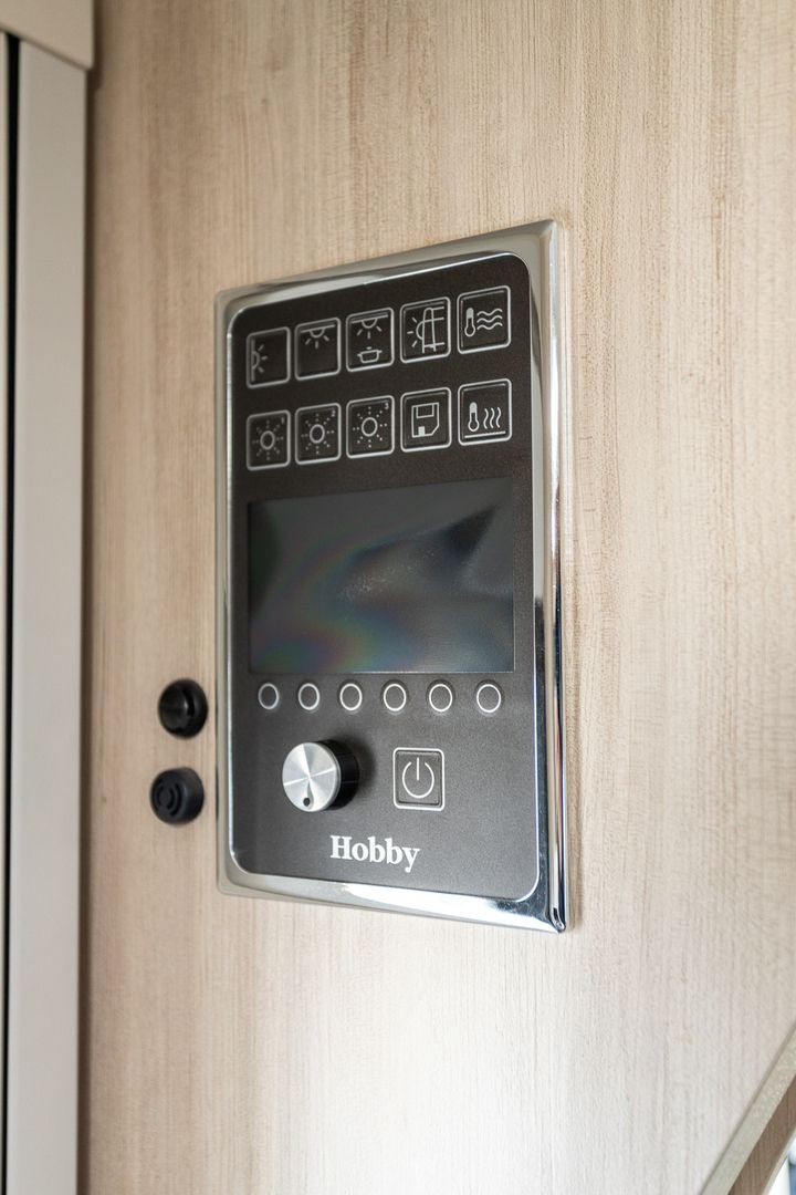 Hobby 650 KMFe De Luxe Edition **ALDE (KAASU/SÄHKÖ), 2-KERROSVUOTEET, 2xISTUINRYHMÄ **, kuva 21