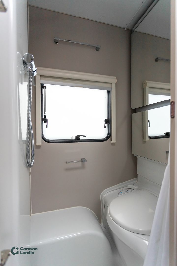 Adria Adora 502 UL ** TRUMA-SÄHKÖPATRUUNA, ERILLISVUOTEET, ISO-PÖYTÄRYHMÄ **, kuva 13