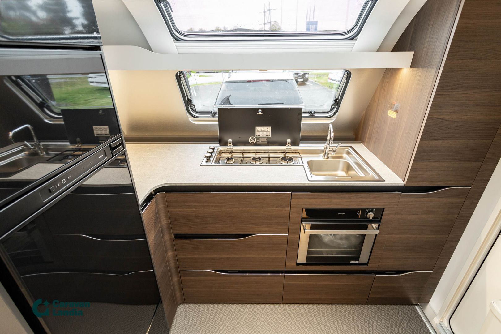 Adria Alpina 903 HT ** TULOSSA! ETUKEITTIÖ, KERROSVUOTEET, ALDE**, kuva 8