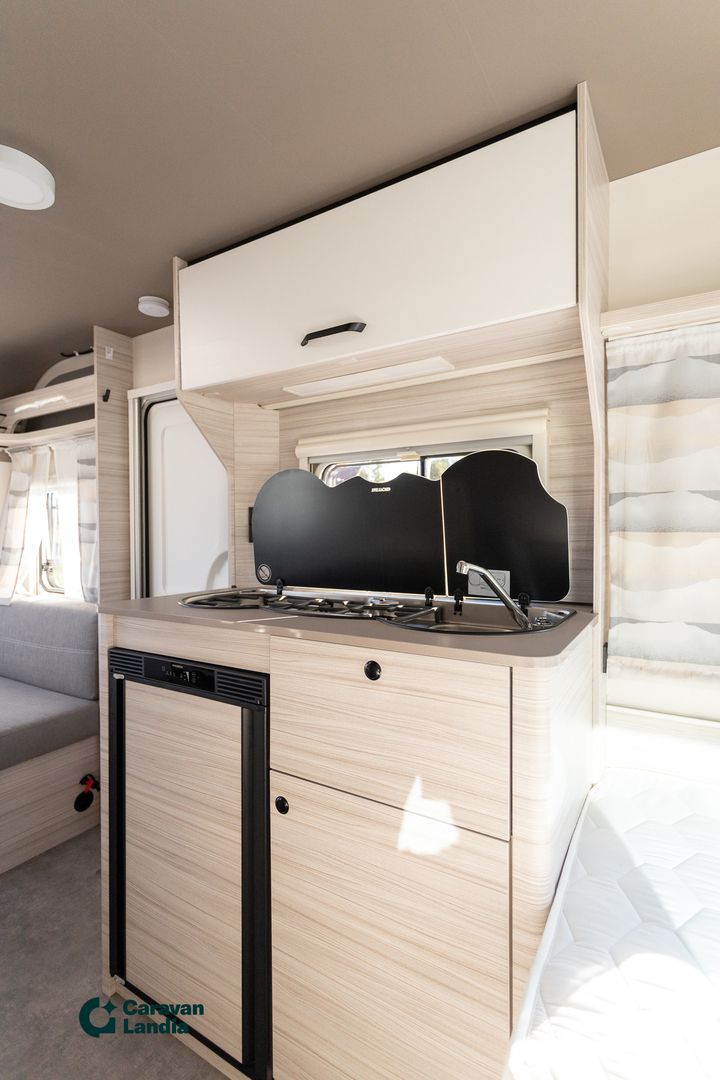 Dethleffs C'joy Active 460 LE ** ERILLISVUOTEET, MOVER, AURINKOPANEELI, INVERTTERI **, kuva 10