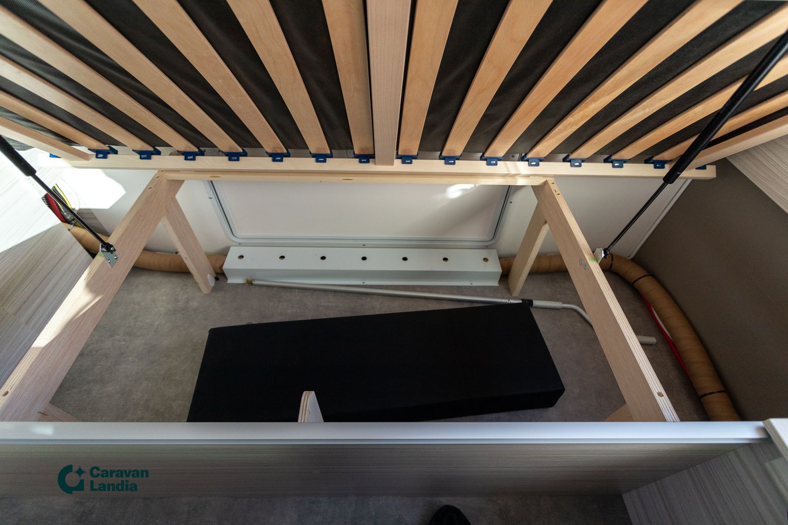 Dethleffs C'joy Active 460 LE ** ERILLISVUOTEET, MOVER, AURINKOPANEELI, INVERTTERI **, kuva 18