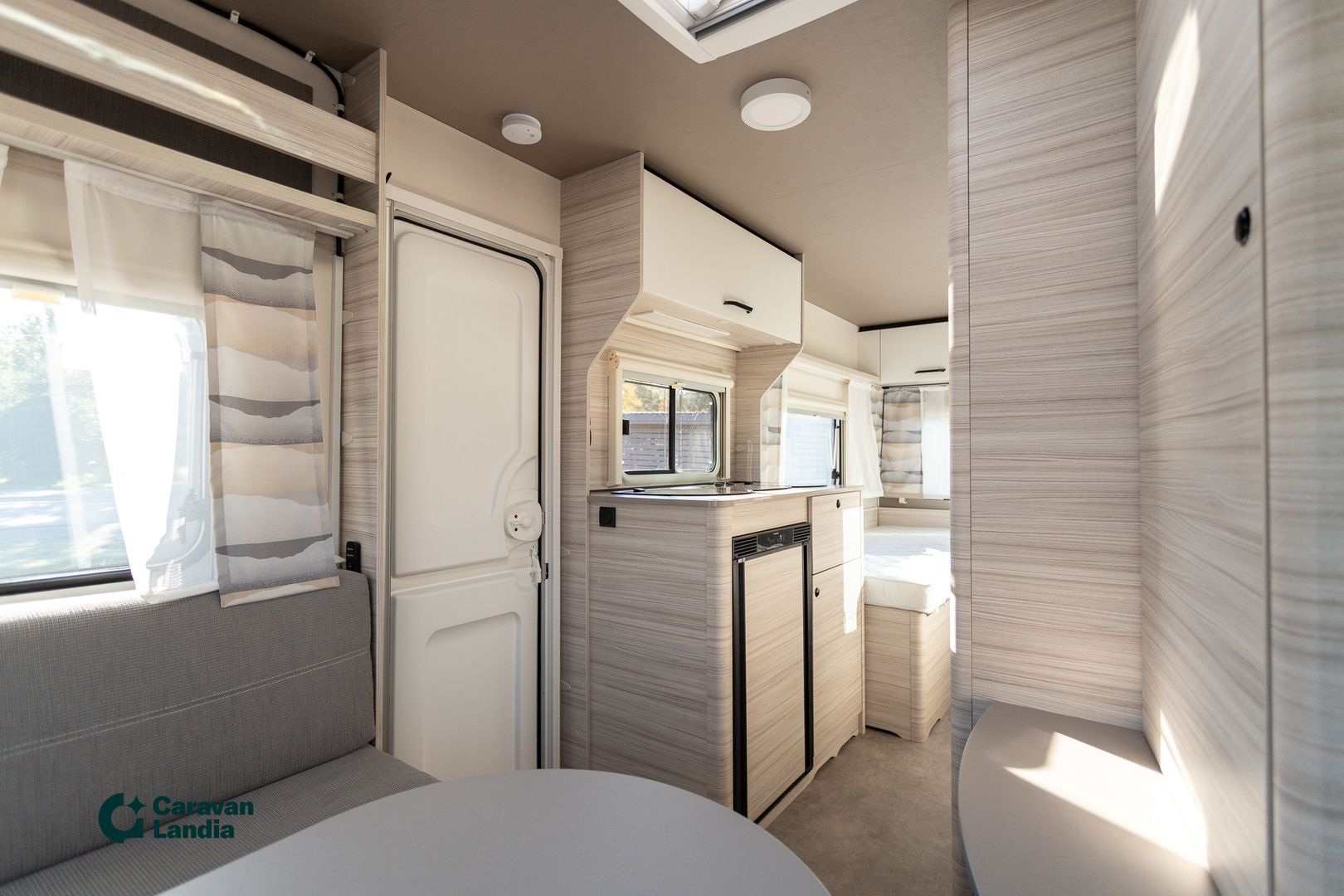 Dethleffs C'joy Active 460 LE ** ERILLISVUOTEET, MOVER, AURINKOPANEELI, INVERTTERI **, kuva 7