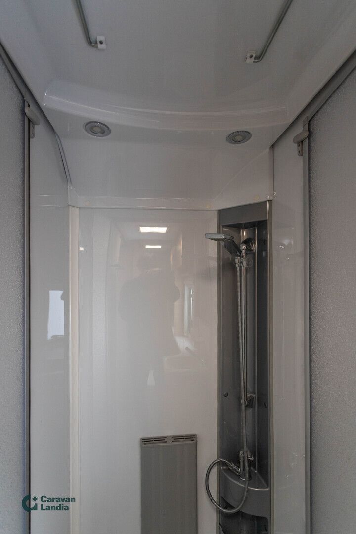 Dethleffs Camper 730 FKR ** ALDE-TALVIPAKETTI, PARIVUODE, 7-HENGELLE, KERROSVUOTEET **, kuva 19