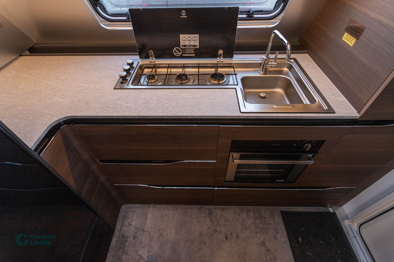 Adria Alpina 663 HT ** ALDE, SAAREKEVUODE, ILMASTOINTI, TAKA-WC **, kuva 10