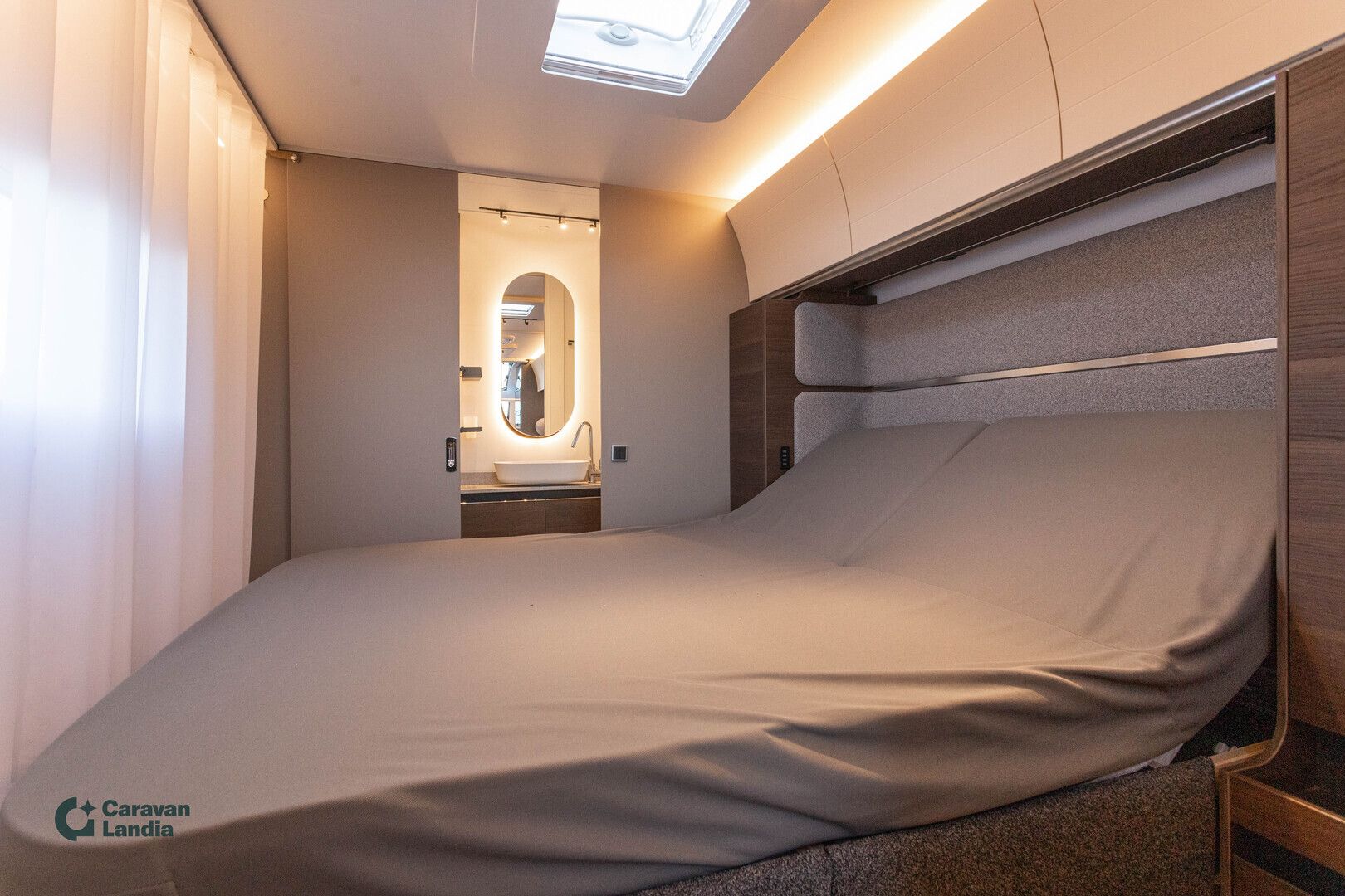 Adria Alpina 663 HT ** ALDE, SAAREKEVUODE, ILMASTOINTI, TAKA-WC **, kuva 16