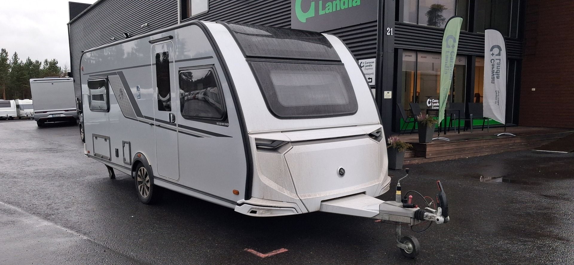 Knaus Sudwind 540 UE **ALDE, MOVER, ERILLISVUOTEET, AURINKOPANEELI**, kuva 1