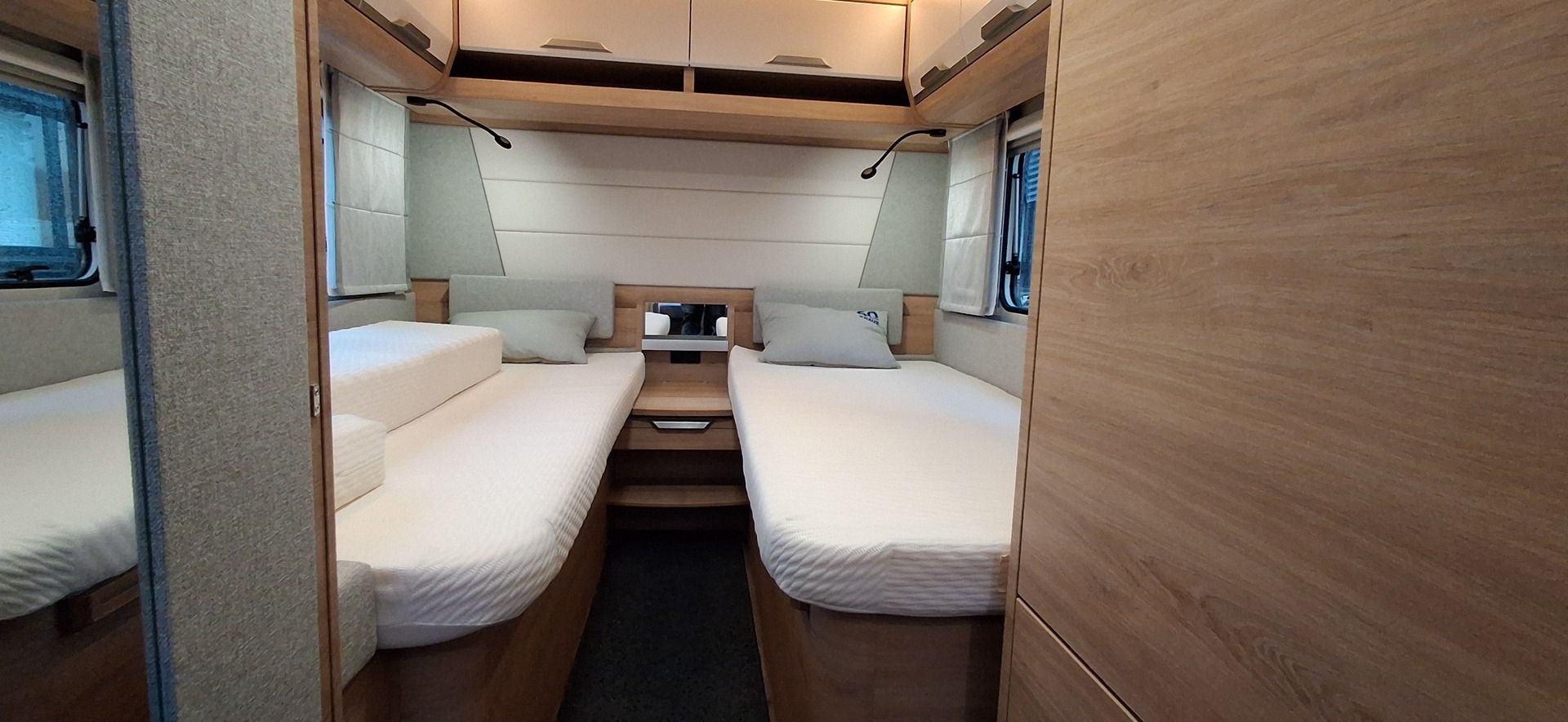 Knaus Sudwind 540 UE **ALDE, MOVER, ERILLISVUOTEET, AURINKOPANEELI**, kuva 8
