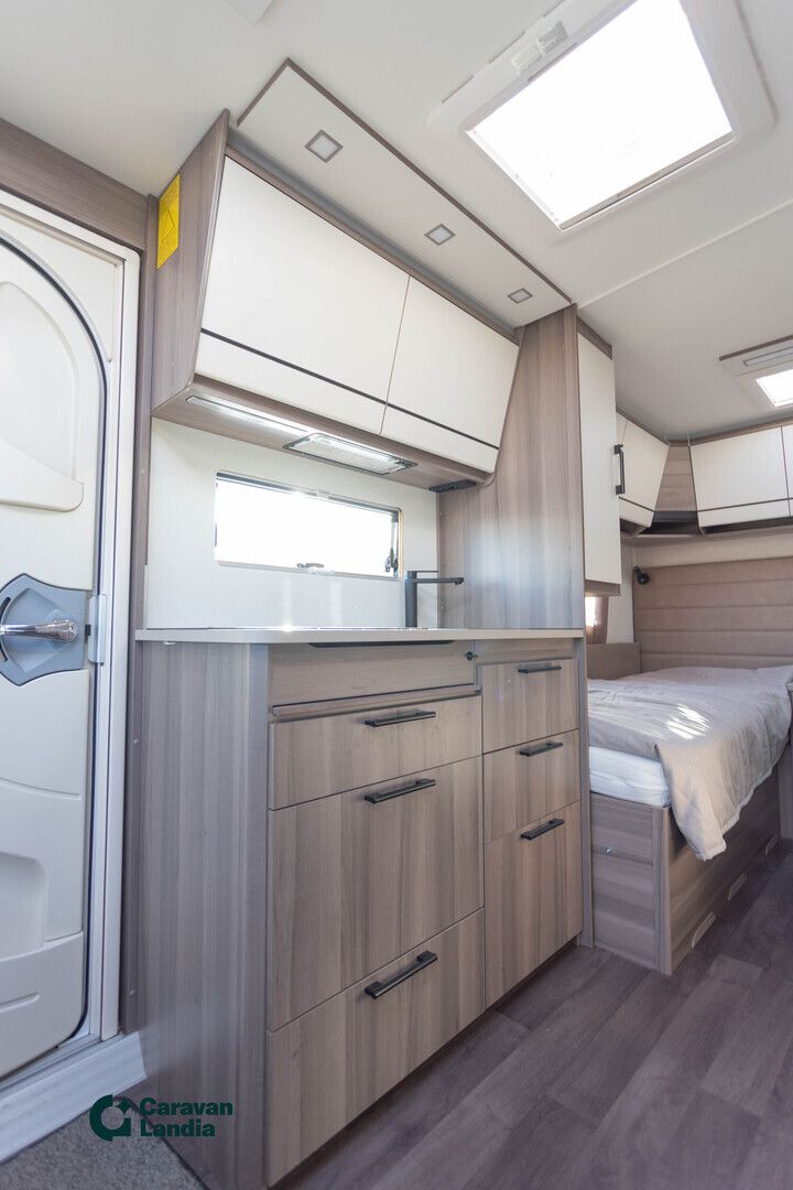Kabe Estate 470 GLE ** KUIN UUSI, ALDE, NESTEKIERTOINEN LATTIALÄMMITYS **, kuva 10