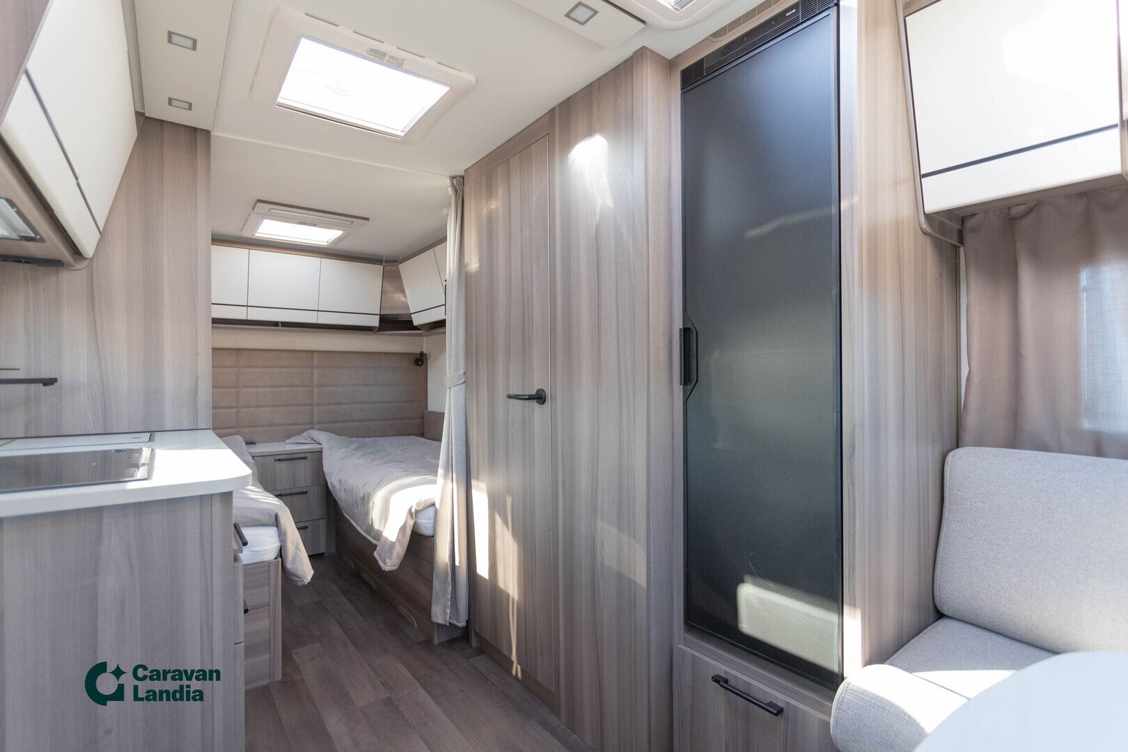 Kabe Estate 470 GLE ** KUIN UUSI, ALDE, NESTEKIERTOINEN LATTIALÄMMITYS **, kuva 9