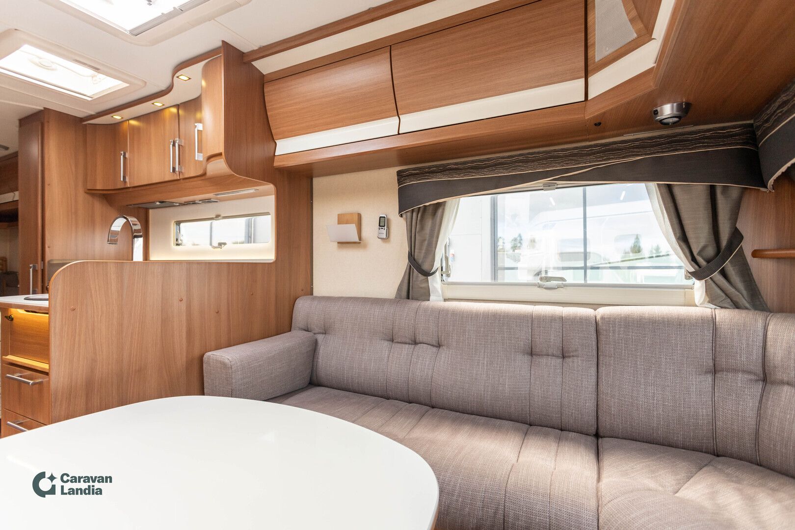 Kabe Royal 590 LXL KS ** ALDE, LATTIALÄMMITYS, PITKITTÄINEN-PARIVUODE **, kuva 7
