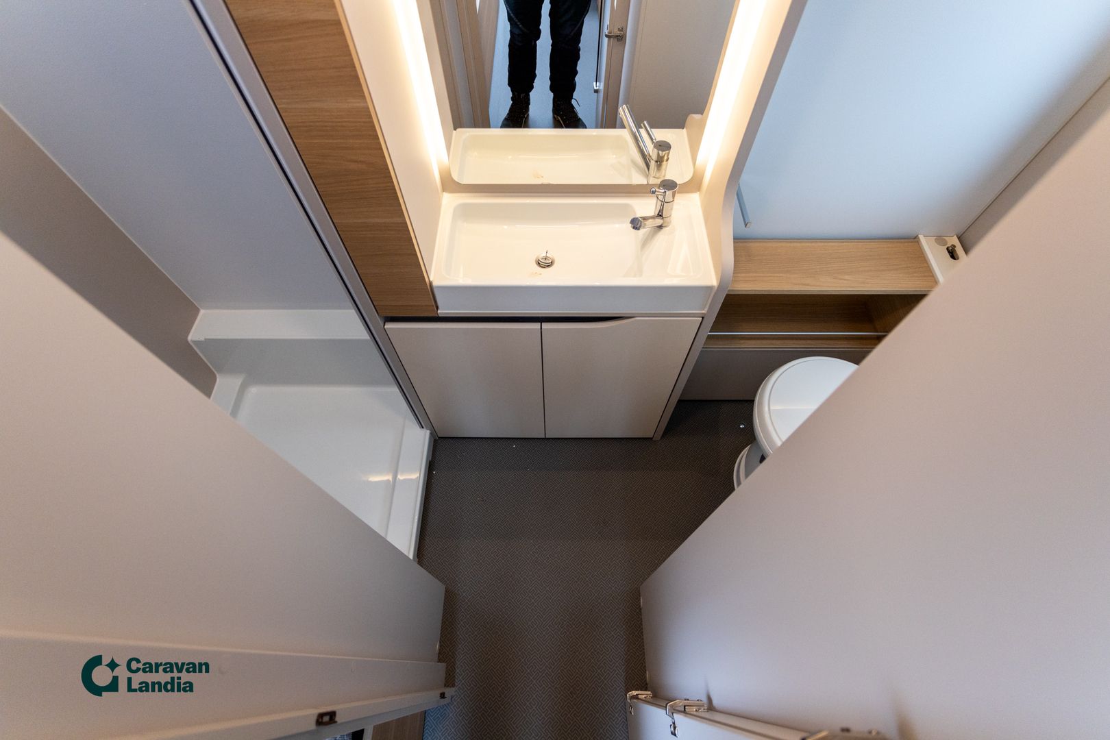 Adria Adora 613 HT ** HETI TOIMITUKSEEN, ALDE, ETUKEITTIÖ, ERILLISVUOTEET **, kuva 12