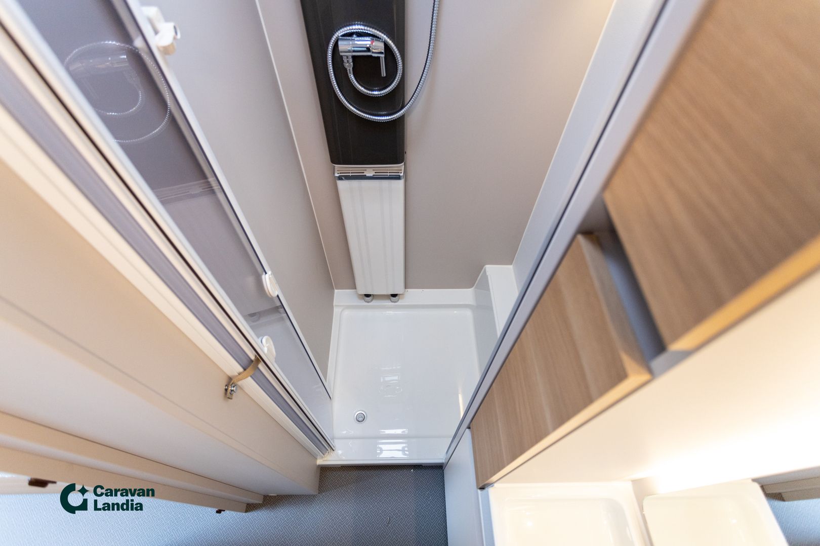 Adria Adora 613 HT ** HETI TOIMITUKSEEN, ALDE, ETUKEITTIÖ, ERILLISVUOTEET **, kuva 15