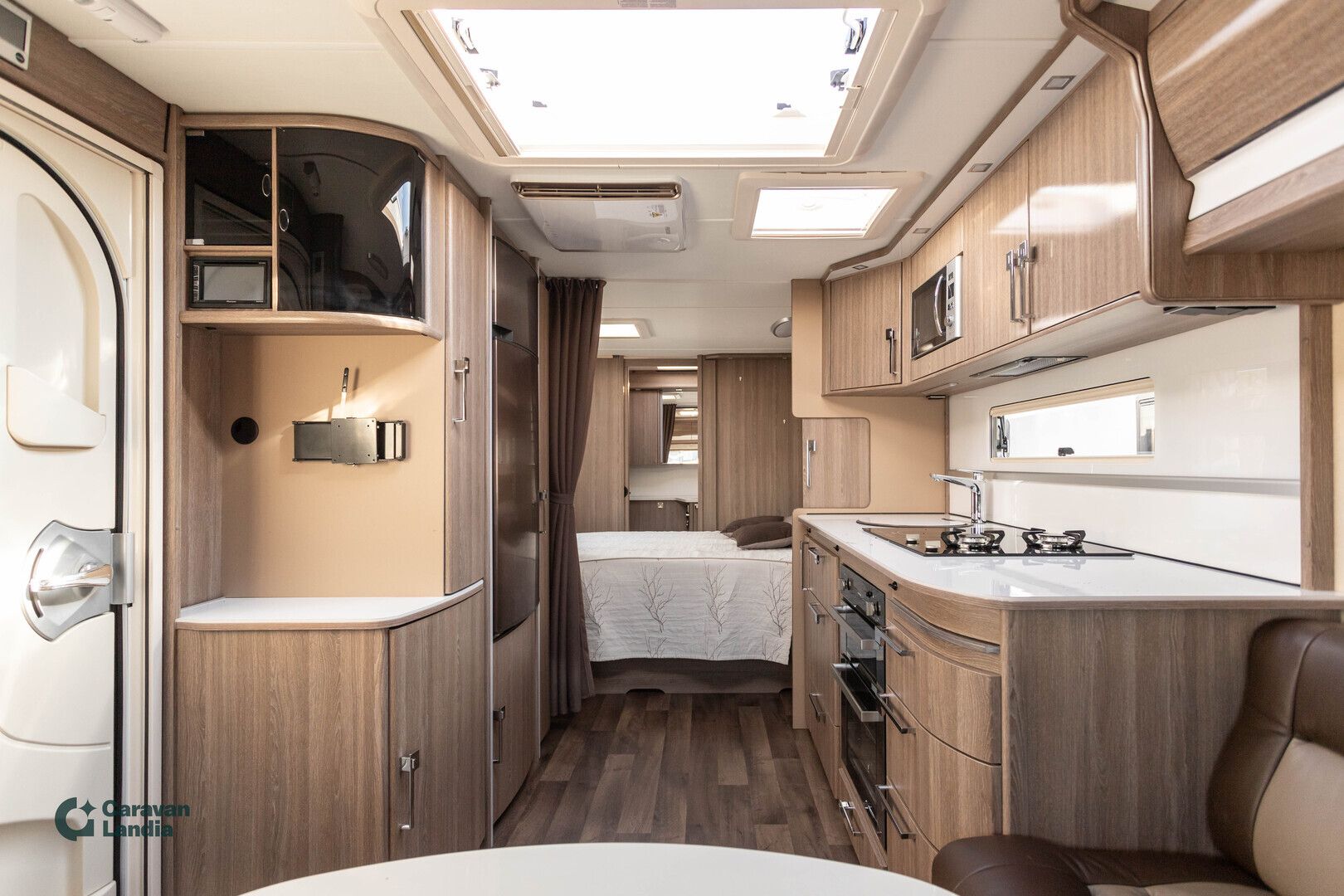 Kabe Imperial 740 ETDL KS **HUIPPUTYYLIKÄS, ALDE, SAAREKEVUODE, ILMASTOINTI, TAKA-WC**, kuva 6