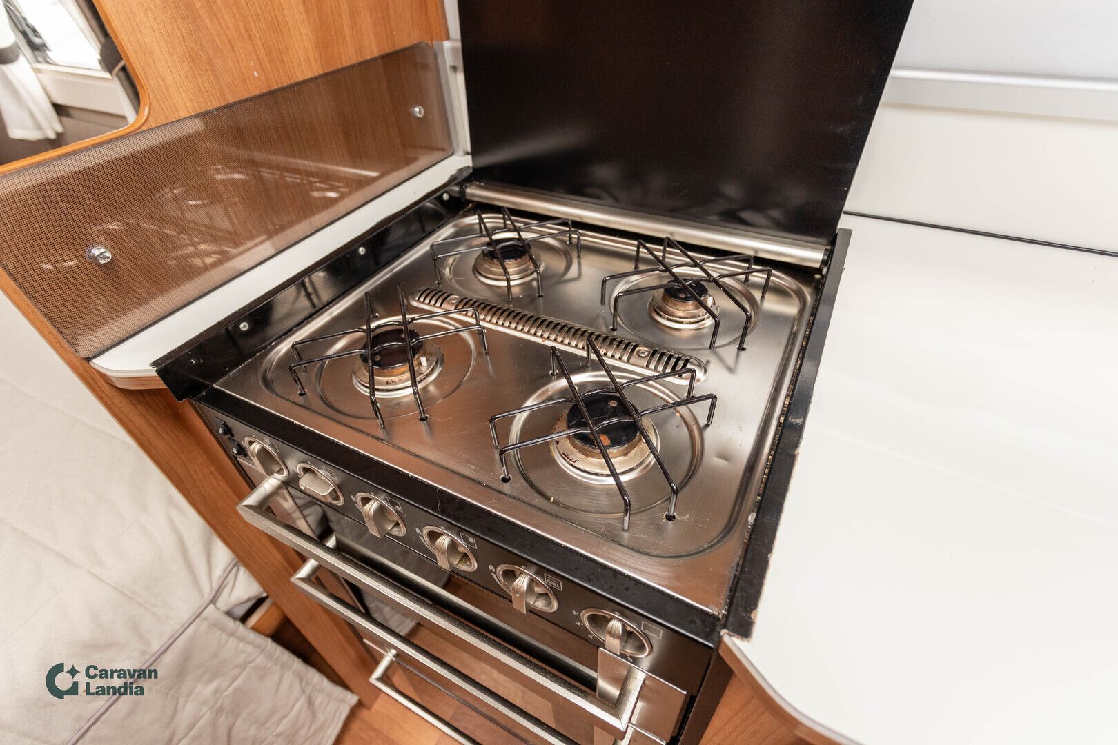 Kabe Royal 560 LXL ** ALDE, PITKITTÄINEN-PARIVUODE, LATTIALÄMMITYS **, kuva 12