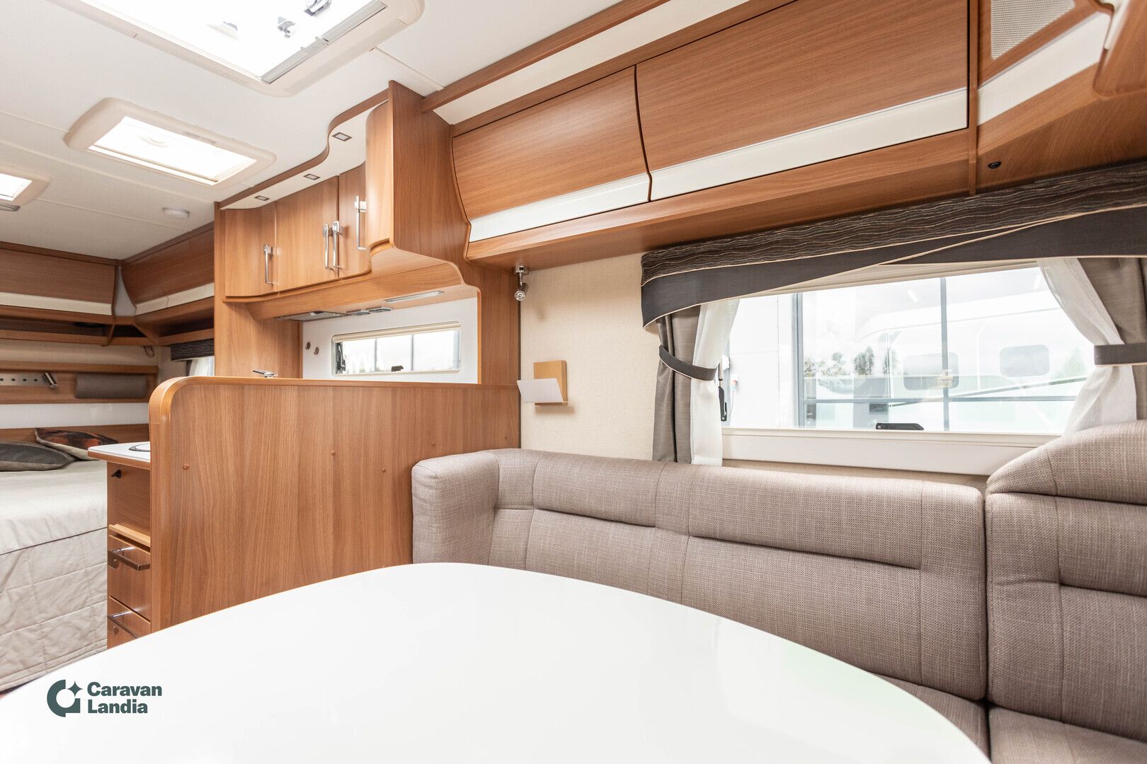 Kabe Royal 560 LXL ** ALDE, PITKITTÄINEN-PARIVUODE, LATTIALÄMMITYS **, kuva 7