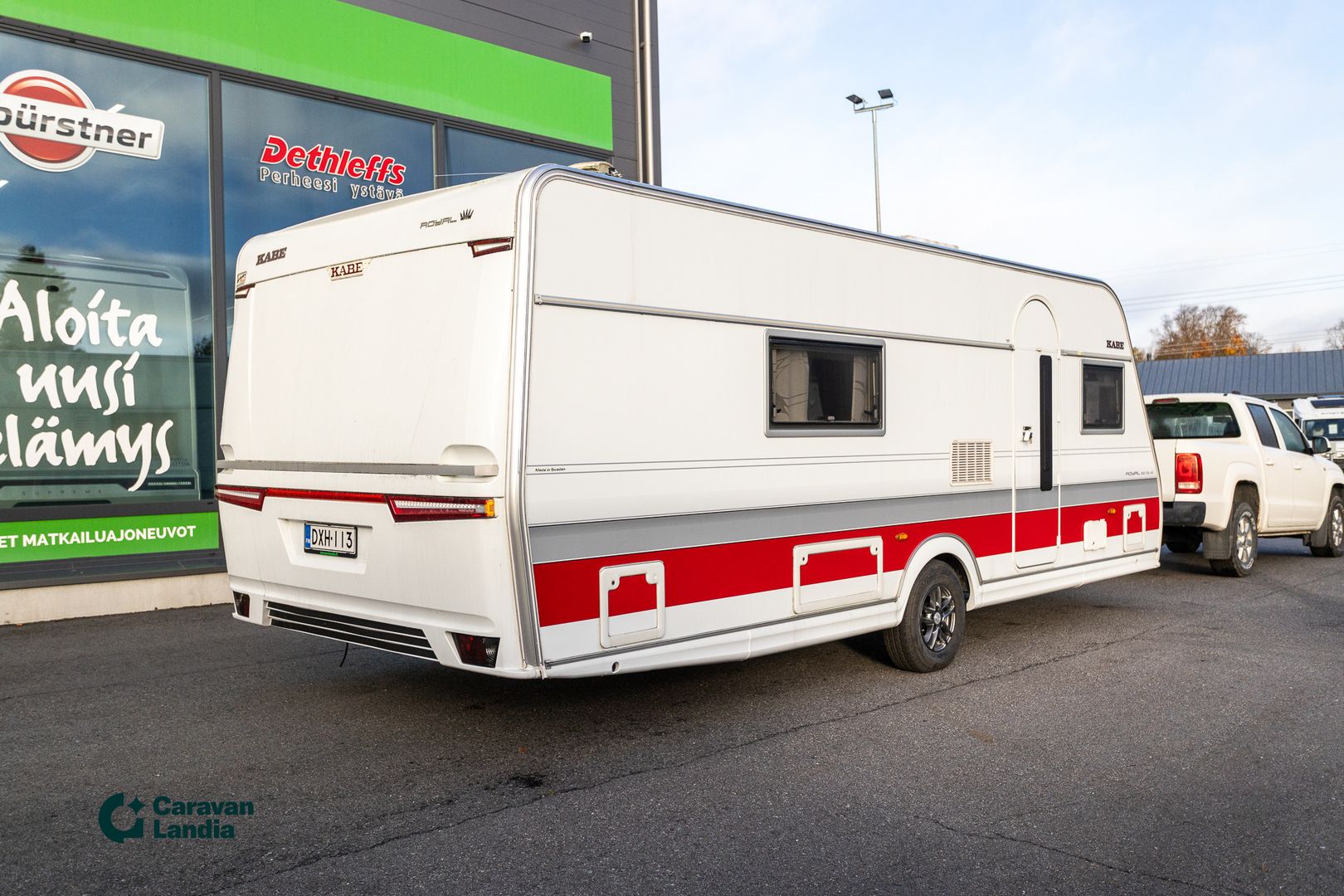 Kabe ROYAL 600 ETDL KS 600 ETDL KS ** ERILLISVUOTEET, POIKITTAINEN KYLPYHUONE TAKANA, HUIPPU VARUSTELTU **, kuva 3
