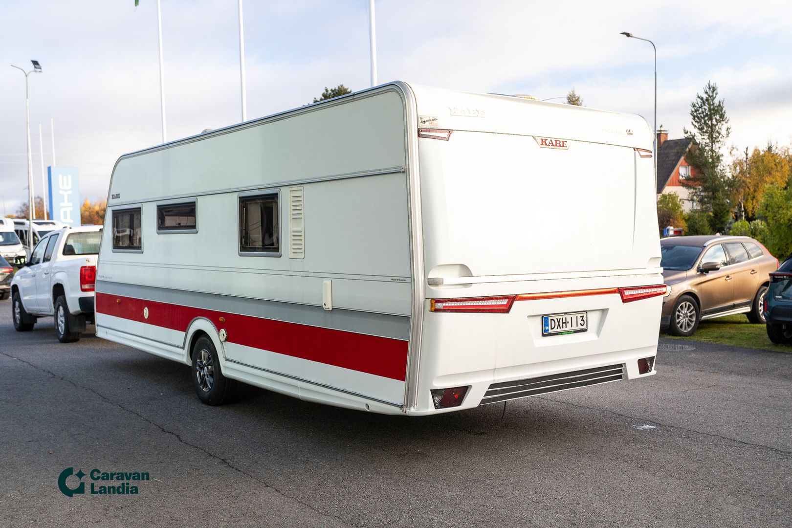 Kabe ROYAL 600 ETDL KS 600 ETDL KS ** ERILLISVUOTEET, POIKITTAINEN KYLPYHUONE TAKANA, HUIPPU VARUSTELTU **, kuva 4