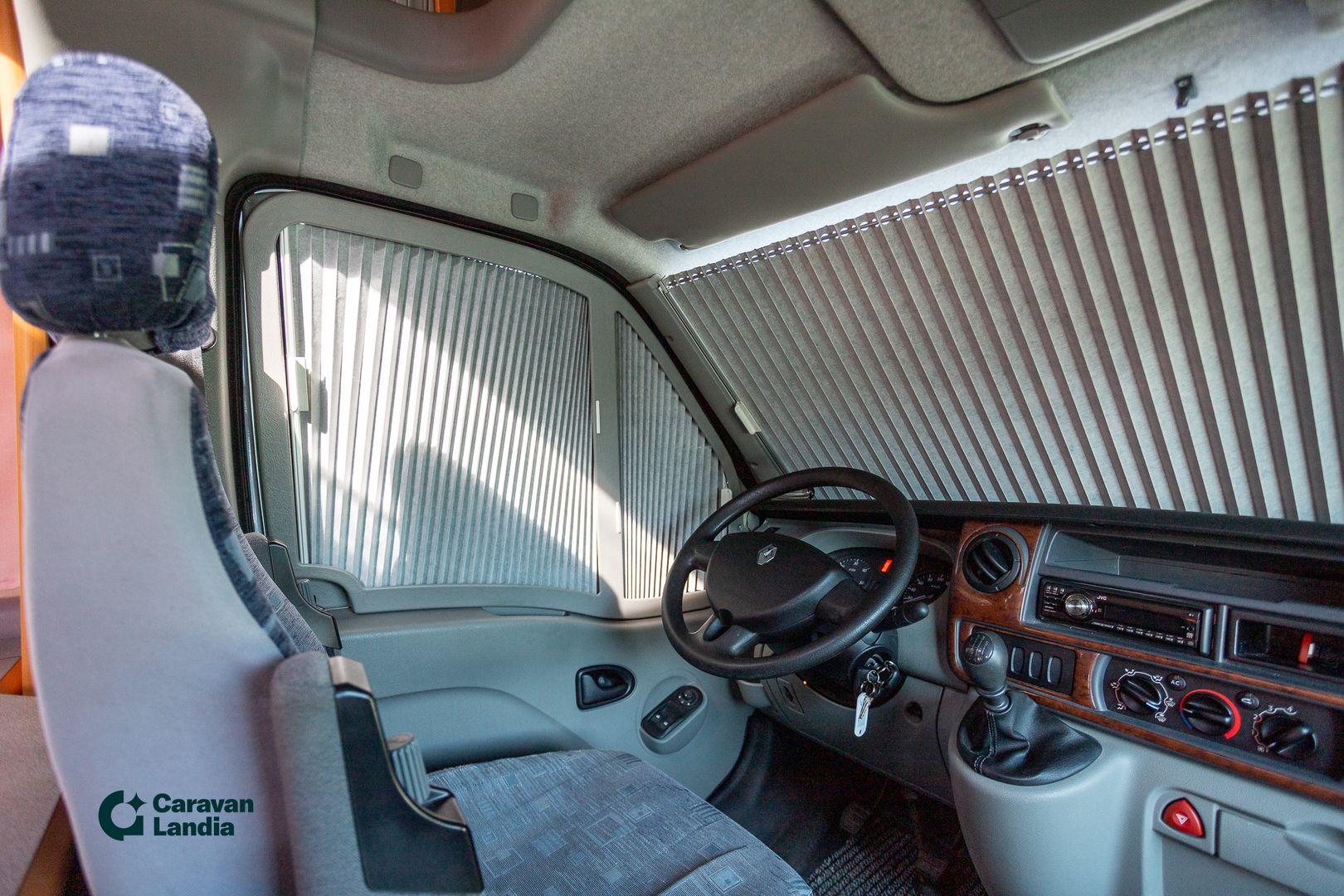 Adria Izola S687 SP 2.5 dCI 115hv ** TRUMA(KAASU/SÄHKÖ), PARIVUODE PITKITTÄIN, MARKIISI **, kuva 23