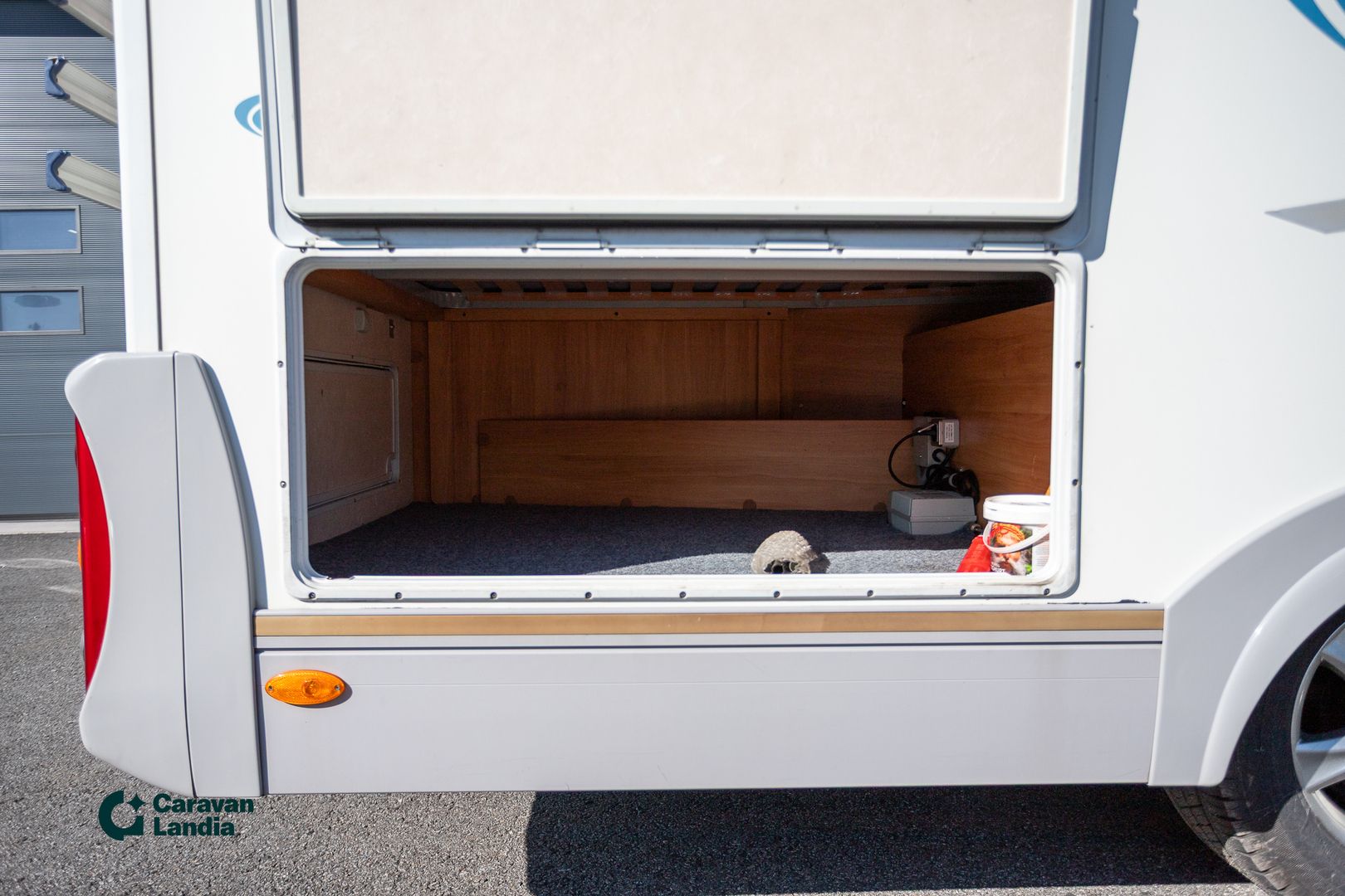 Adria Izola S687 SP 2.5 dCI 115hv ** TRUMA(KAASU/SÄHKÖ), PARIVUODE PITKITTÄIN, MARKIISI **, kuva 29