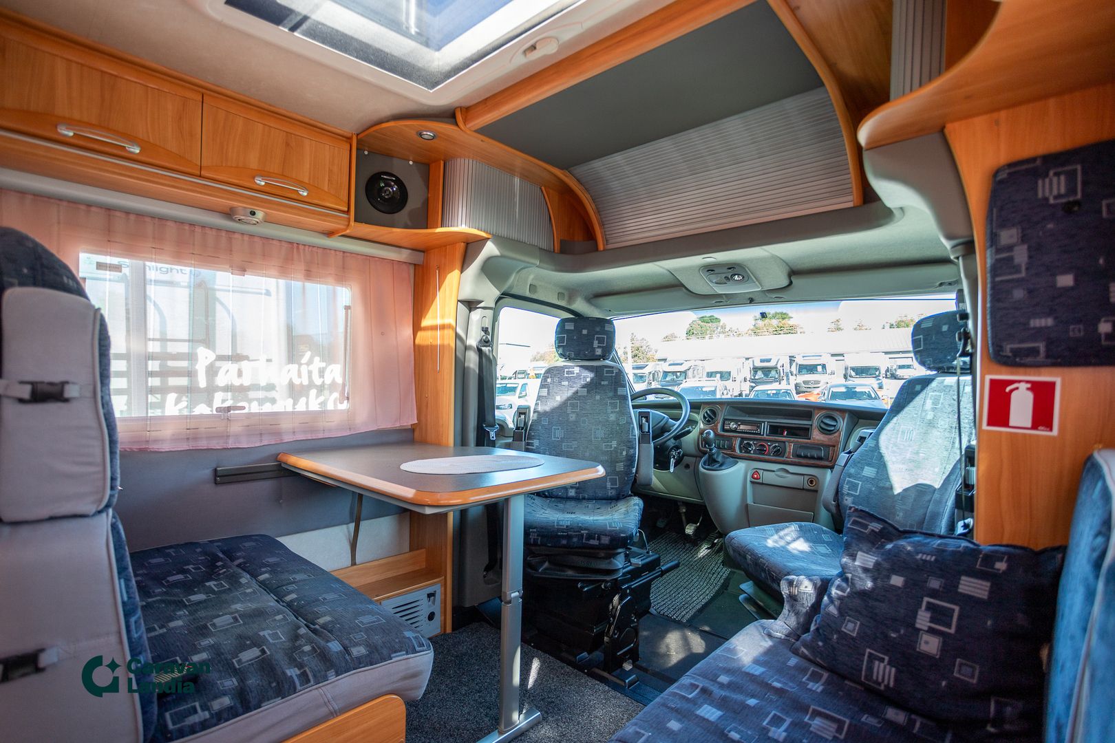 Adria Izola S687 SP 2.5 dCI 115hv ** TRUMA(KAASU/SÄHKÖ), PARIVUODE PITKITTÄIN, MARKIISI **, kuva 8