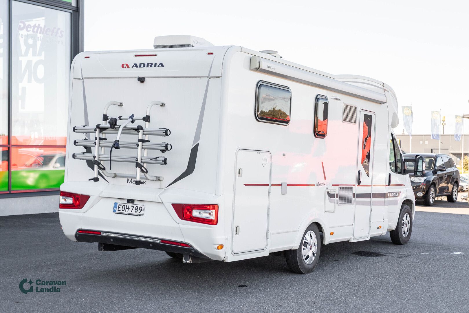 Adria Matrix 670 SL Axess 2.0 BlueHDi 130hv ** TRUMA, ERILLISVUOTEET, SÄHKÖ-HUBBET, 5-HLÖ, B-KORTTI **, kuva 3