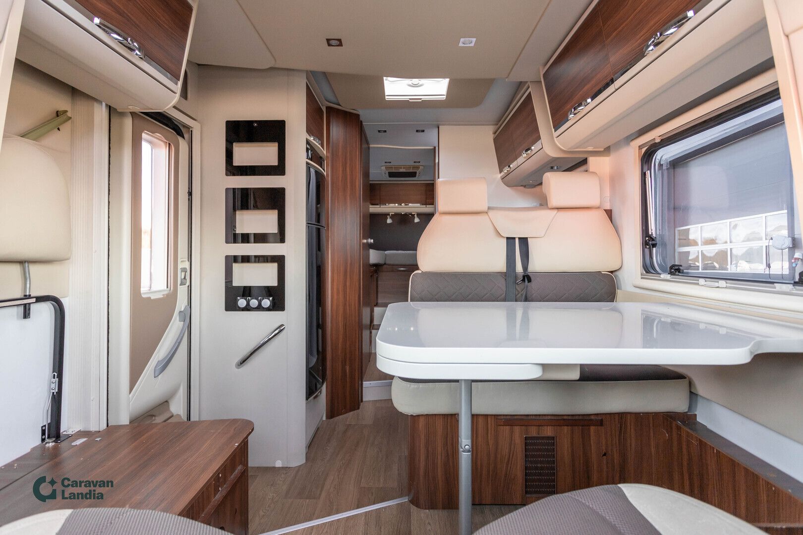 Adria Matrix 670 SL Axess 2.0 BlueHDi 130hv ** TRUMA, ERILLISVUOTEET, SÄHKÖ-HUBBET, 5-HLÖ, B-KORTTI **, kuva 7
