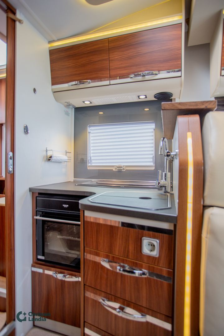 Adria Matrix Supreme M 687 SBC 2.2 170hv ** ALDE, SAAREKEVUODE, LASKUVUODE **, kuva 11