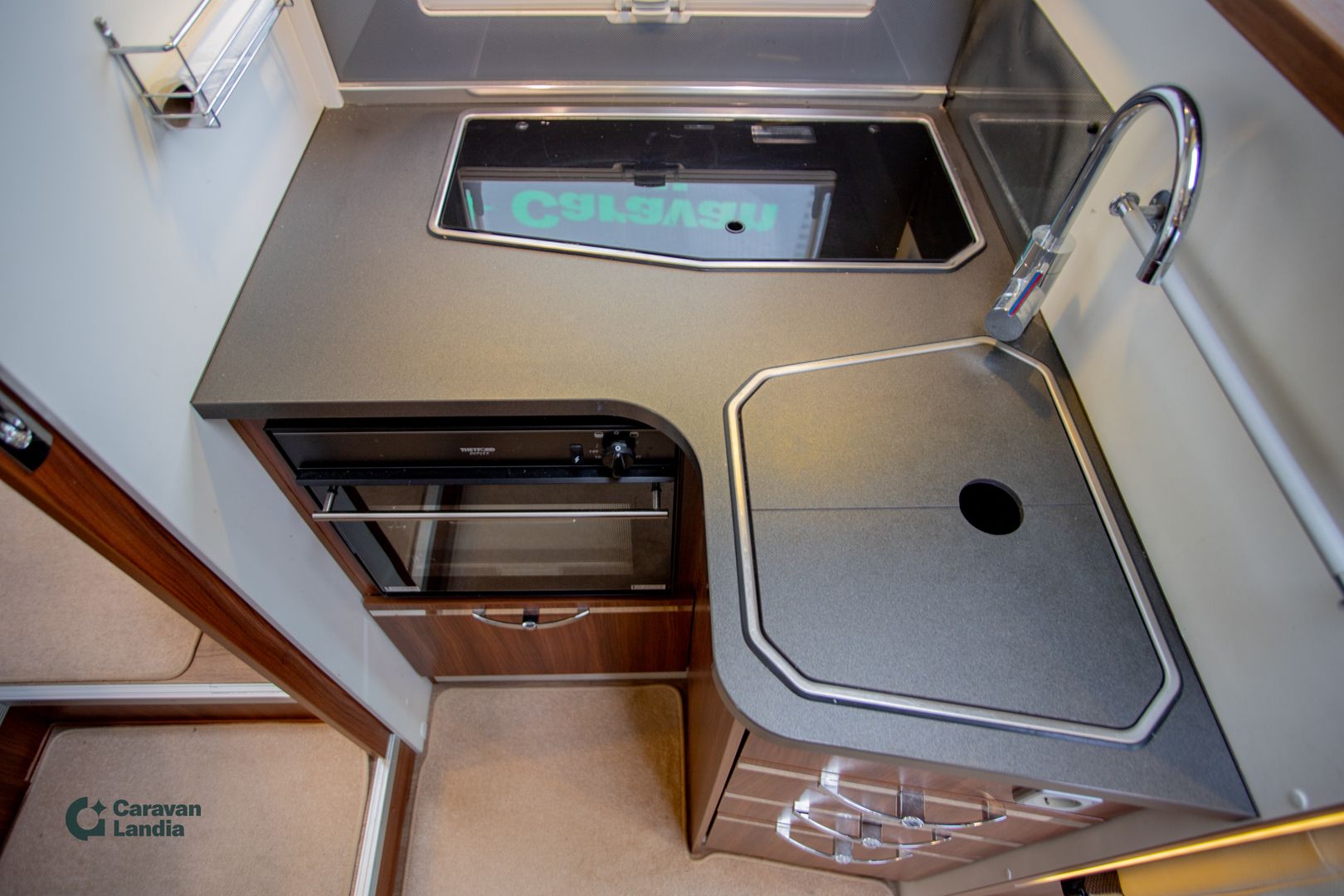 Adria Matrix Supreme M 687 SBC 2.2 170hv ** ALDE, SAAREKEVUODE, LASKUVUODE **, kuva 12