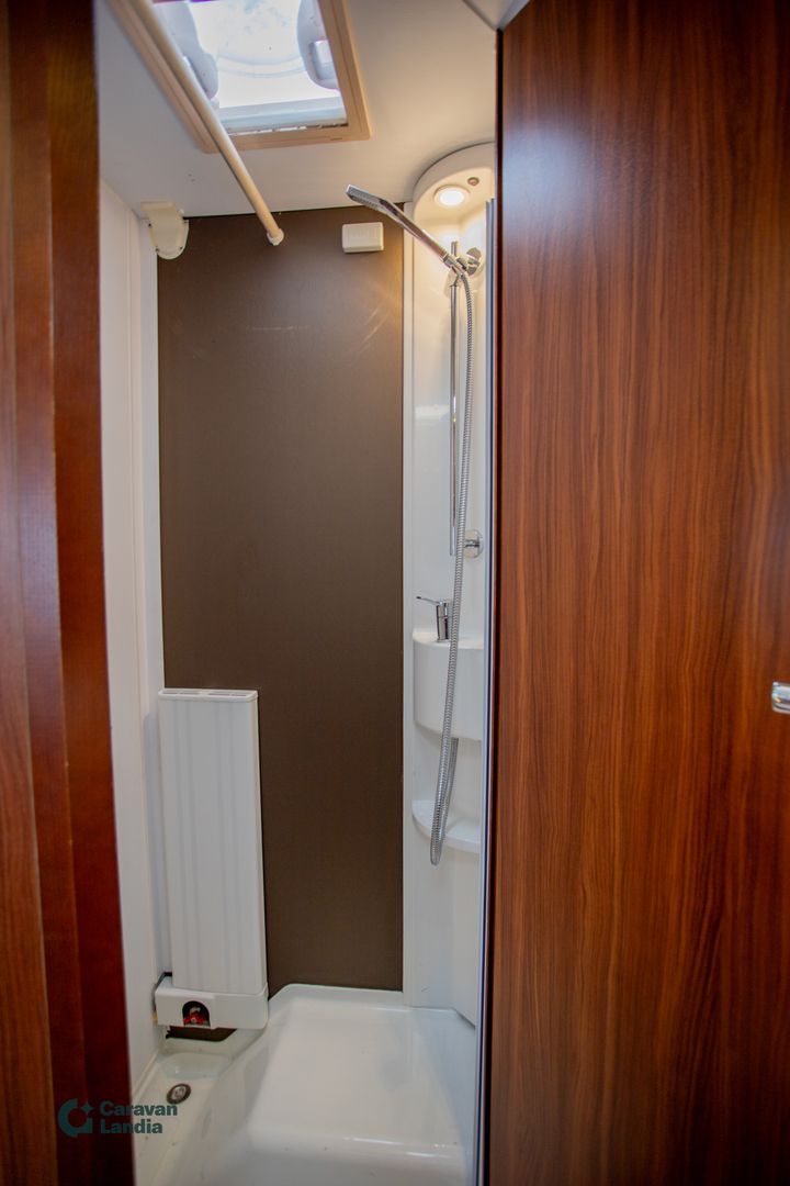 Adria Matrix Supreme M 687 SBC 2.2 170hv ** ALDE, SAAREKEVUODE, LASKUVUODE **, kuva 15