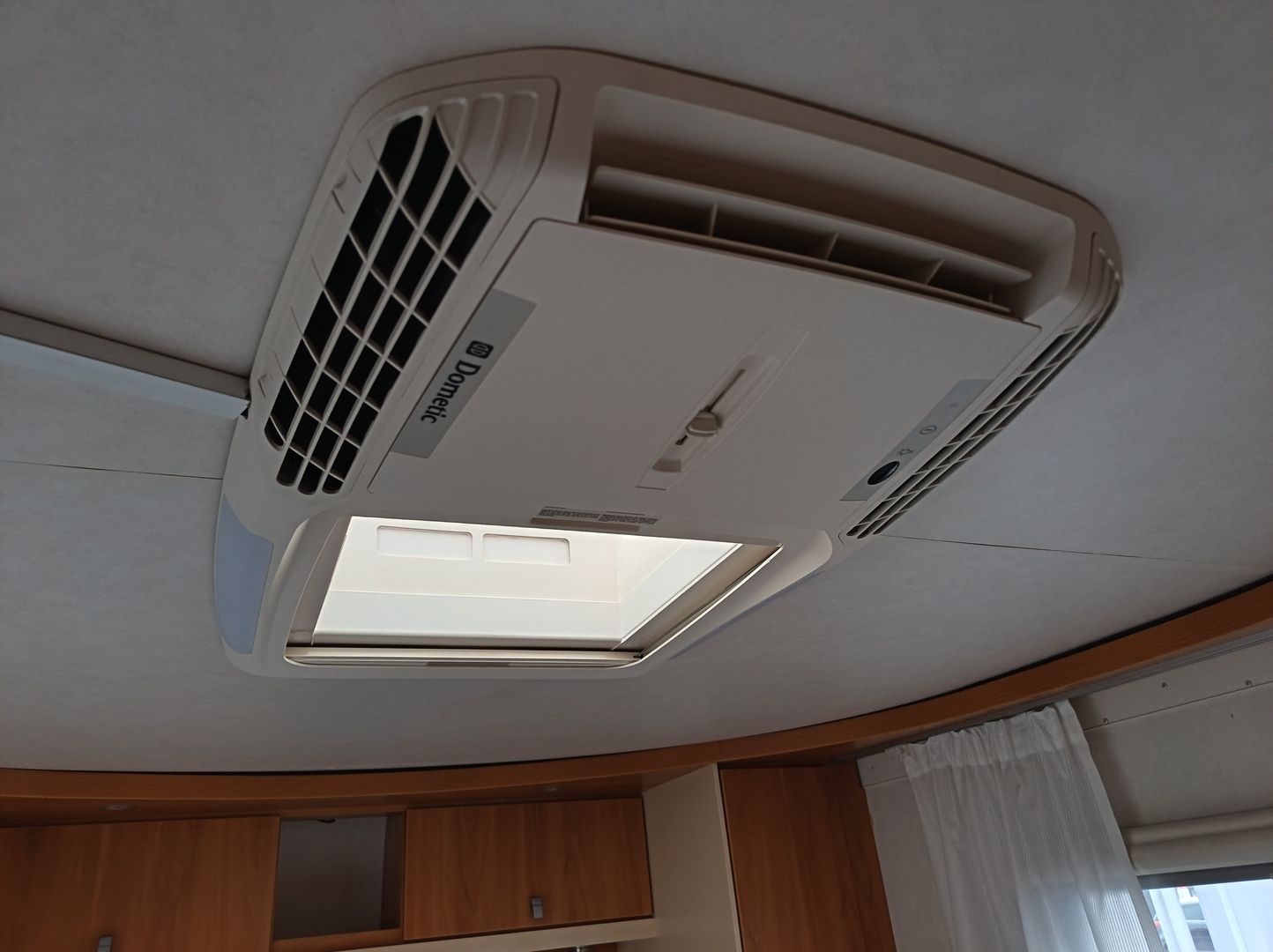 Hymer T 692 CL T 692 CL Matkailuauto (SA) 3ov 2198cm3, kuva 15