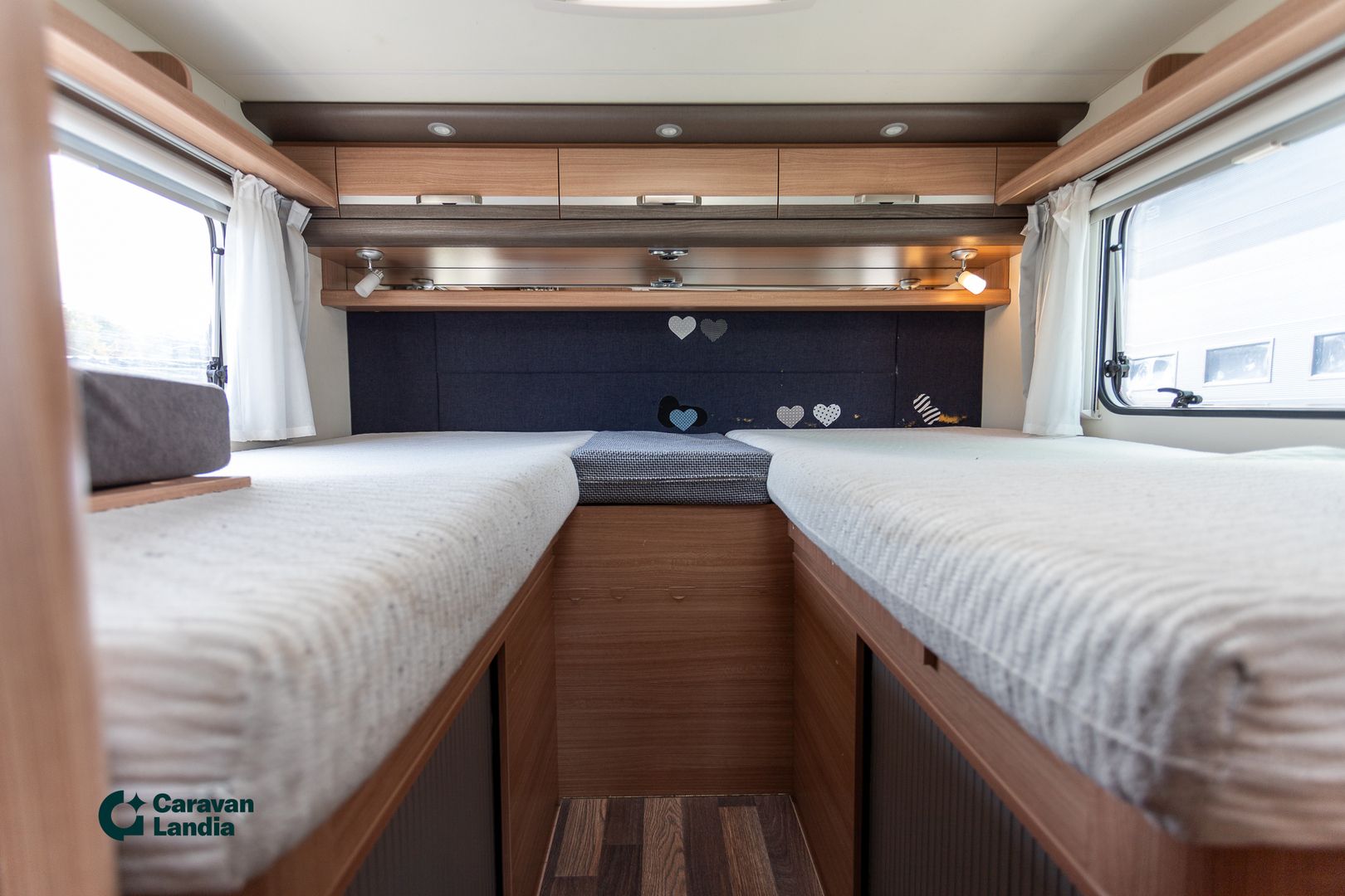 Knaus Sky Wave 700 MEG 2.3 Mjet 150 hv ** JUURI KATSASTETTU, TRUMA, LASKUVUODE, ERILLISVUOTEET, VAKKARI **, kuva 16