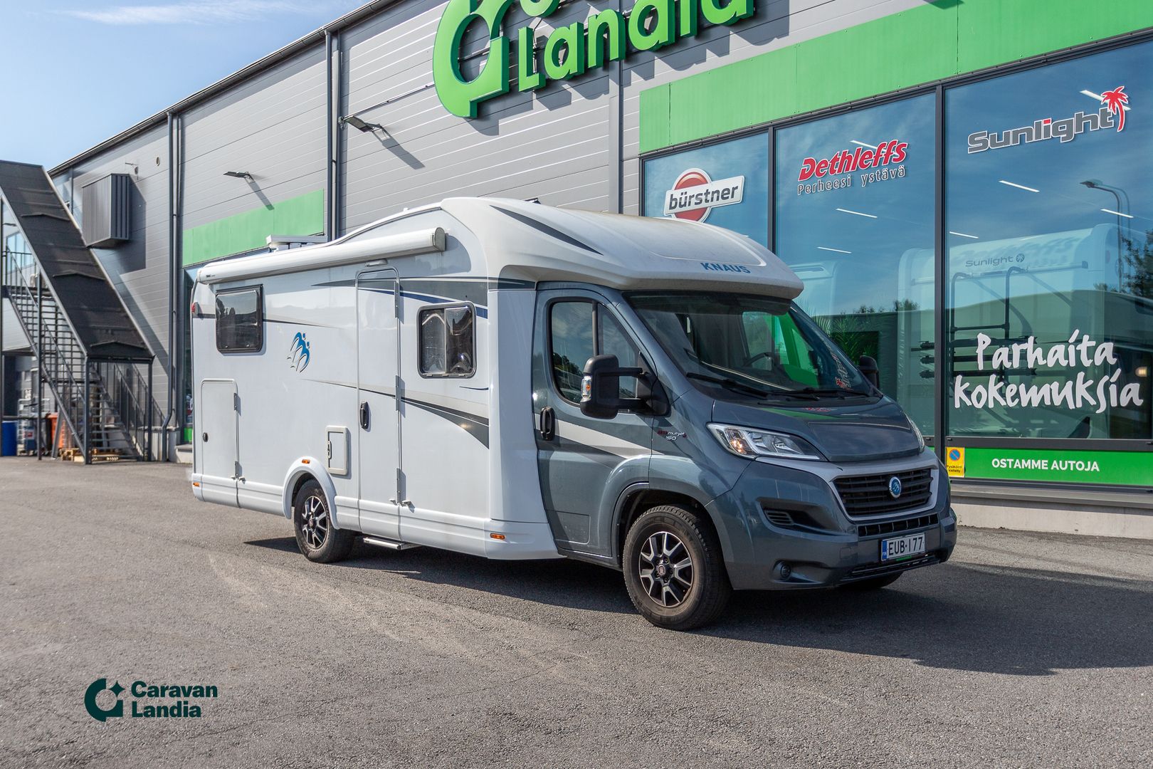 Knaus Sky Wave 700 MEG 2.3 Mjet 150 hv ** JUURI KATSASTETTU, TRUMA, LASKUVUODE, ERILLISVUOTEET, VAKKARI **, kuva 1