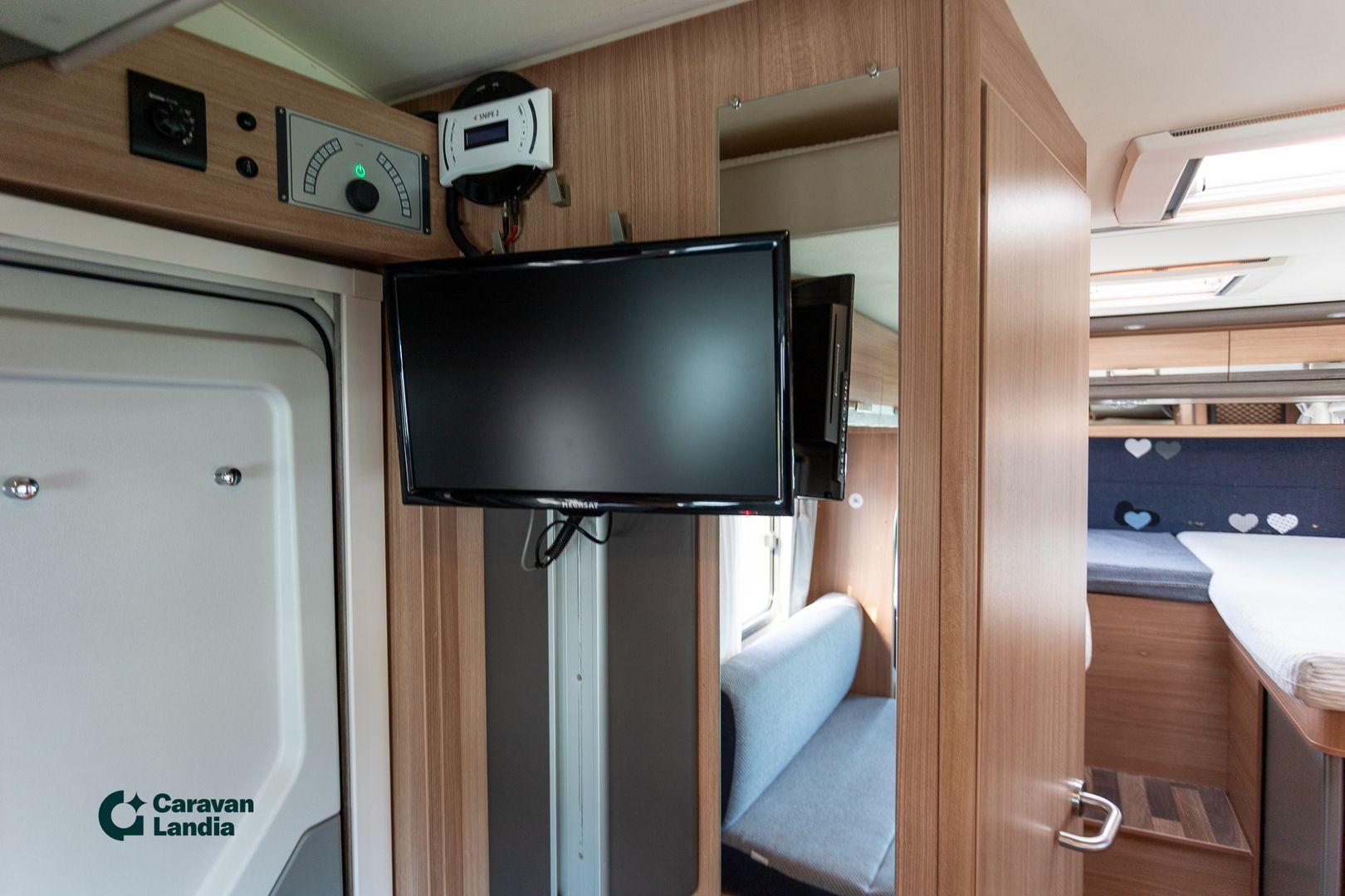 Knaus Sky Wave 700 MEG 2.3 Mjet 150 hv ** JUURI KATSASTETTU, TRUMA, LASKUVUODE, ERILLISVUOTEET, VAKKARI **, kuva 26