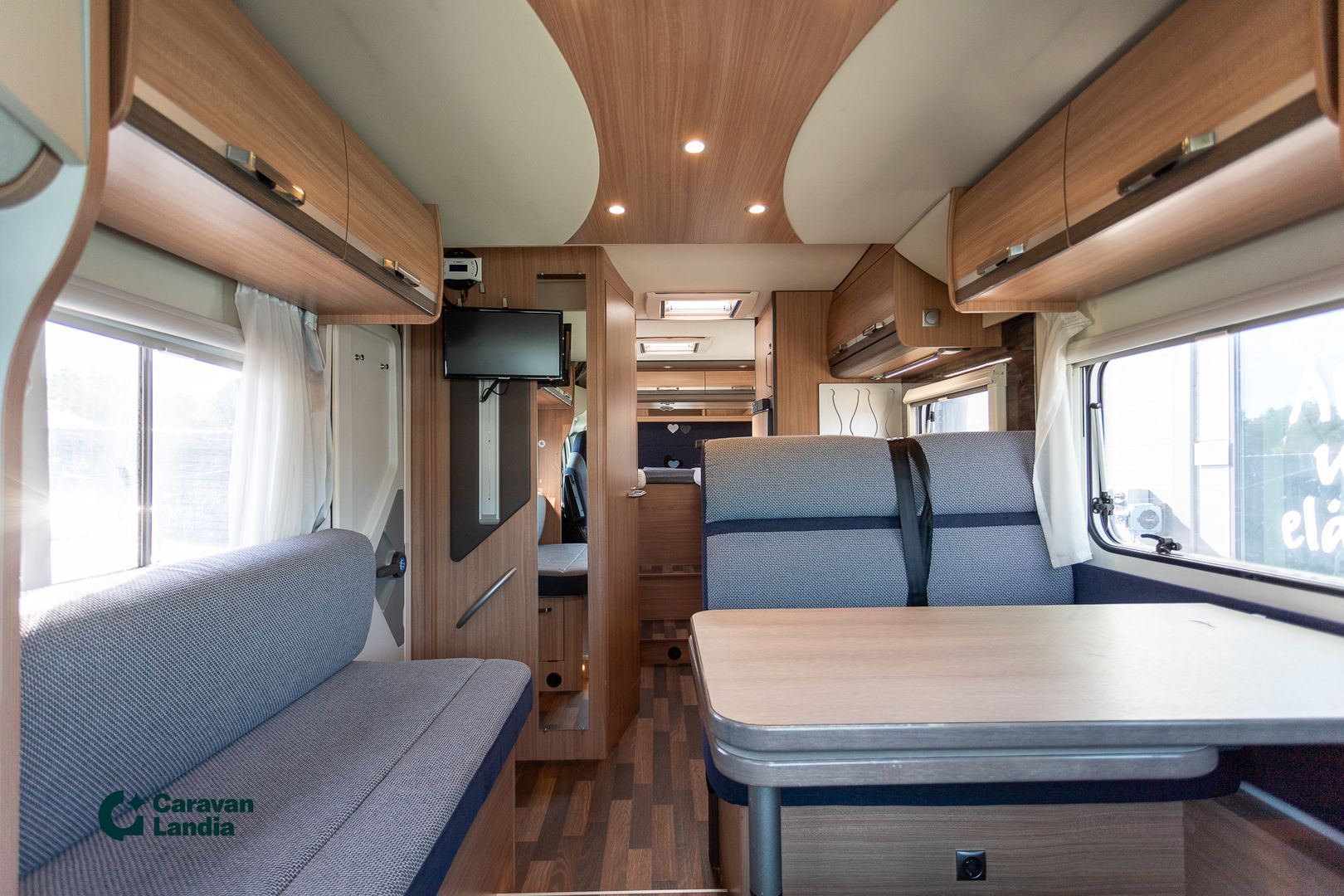 Knaus Sky Wave 700 MEG 2.3 Mjet 150 hv ** JUURI KATSASTETTU, TRUMA, LASKUVUODE, ERILLISVUOTEET, VAKKARI **, kuva 7