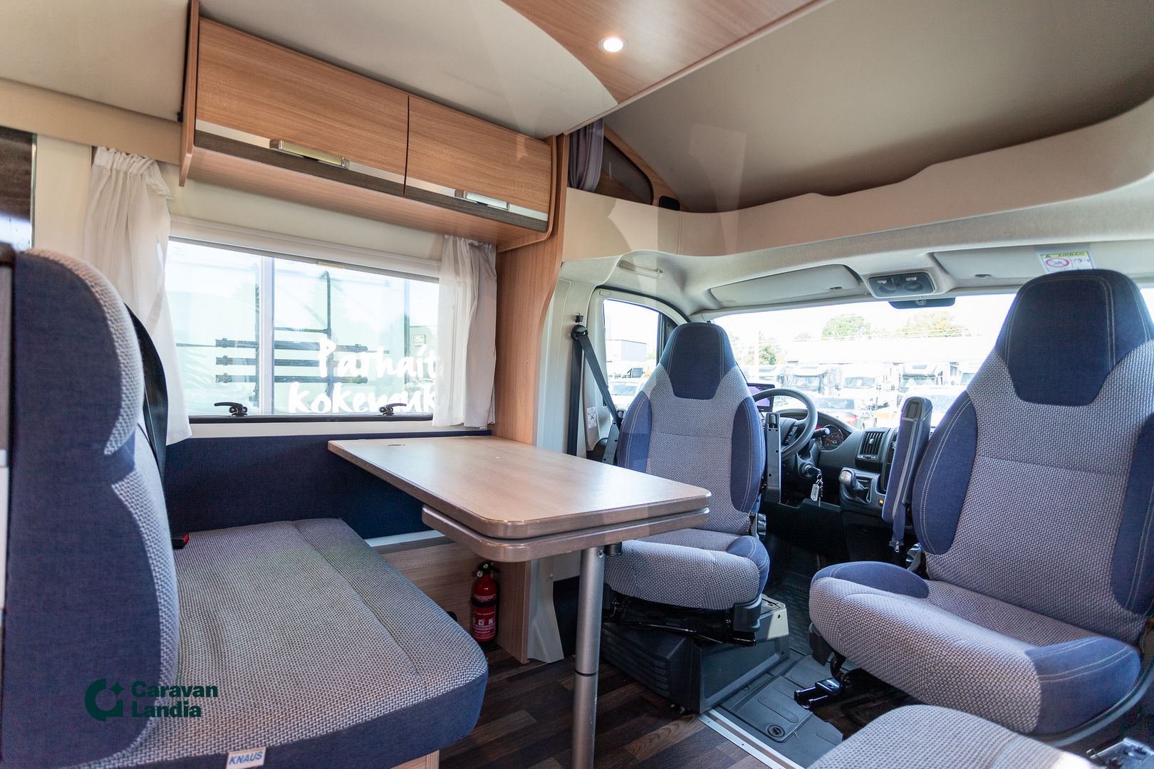 Knaus Sky Wave 700 MEG 2.3 Mjet 150 hv ** JUURI KATSASTETTU, TRUMA, LASKUVUODE, ERILLISVUOTEET, VAKKARI **, kuva 9