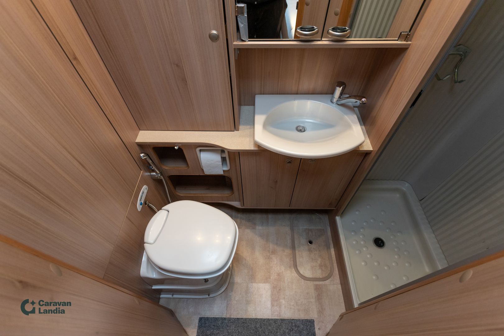Burstner Nexxo T 720 2.3 Mjet 130hv ** TRUMA-SÄHKÖPATRUUNA, ERILLISVUOTEET, TAKA-WC, MARKIISI **, kuva 15