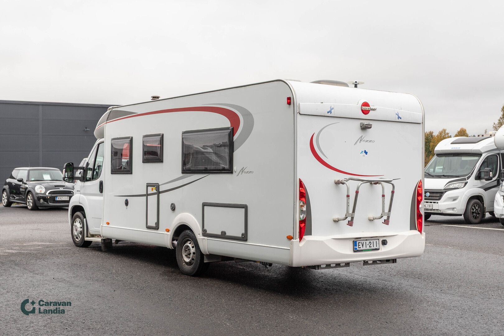 Burstner Nexxo T 720 2.3 Mjet 130hv ** TRUMA-SÄHKÖPATRUUNA, ERILLISVUOTEET, TAKA-WC, MARKIISI **, kuva 4