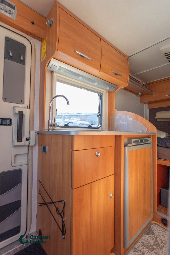 Hymer Exsis-i 512 130hv ** AURINKOPANEELI, MARKIISI, INVERTTERI **, kuva 10