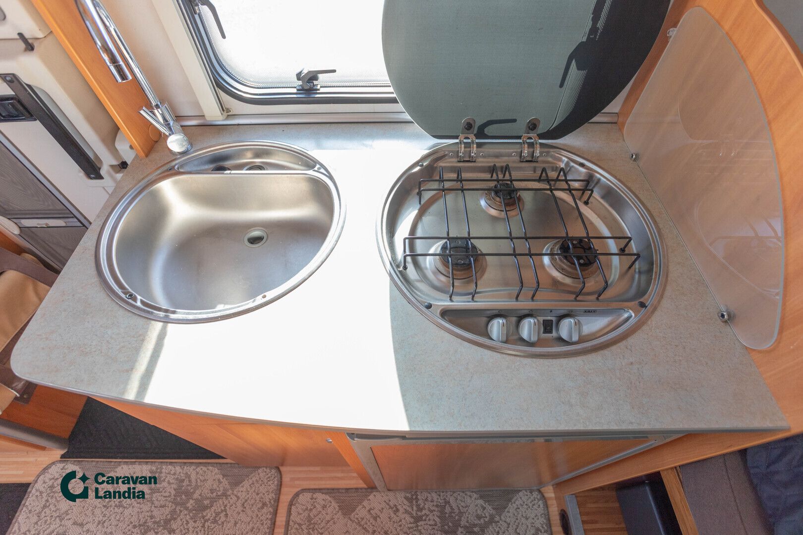 Hymer Exsis-i 512 130hv ** AURINKOPANEELI, MARKIISI, INVERTTERI **, kuva 11
