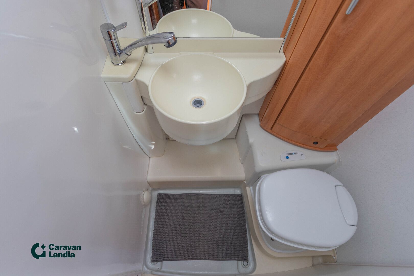 Hymer Exsis-i 512 130hv ** AURINKOPANEELI, MARKIISI, INVERTTERI **, kuva 12