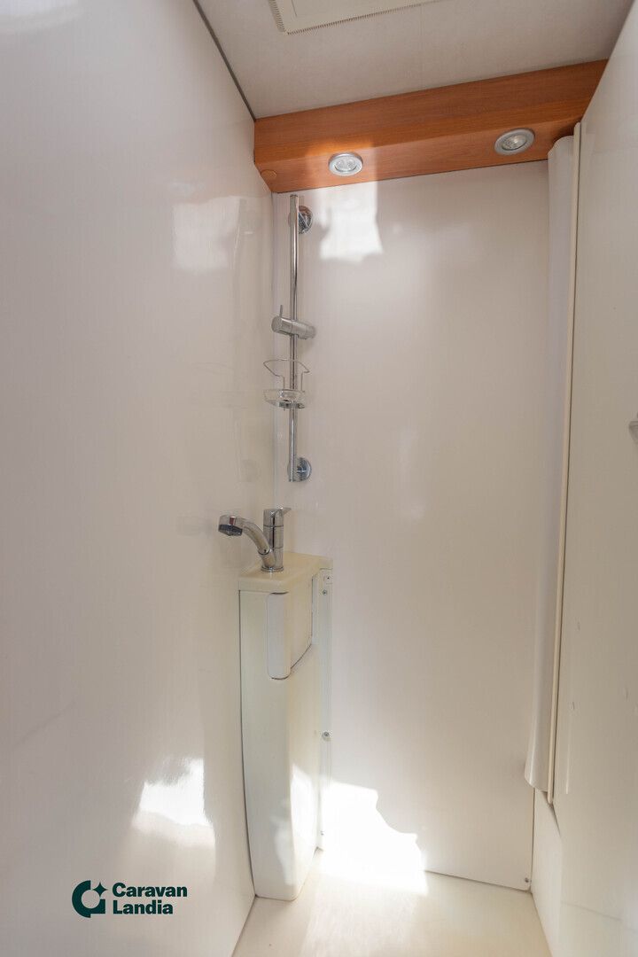 Hymer Exsis-i 512 130hv ** AURINKOPANEELI, MARKIISI, INVERTTERI **, kuva 17