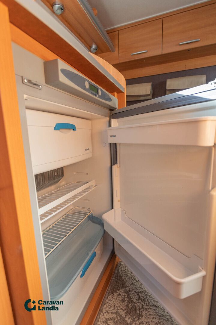 Hymer Exsis-i 512 130hv ** AURINKOPANEELI, MARKIISI, INVERTTERI **, kuva 19