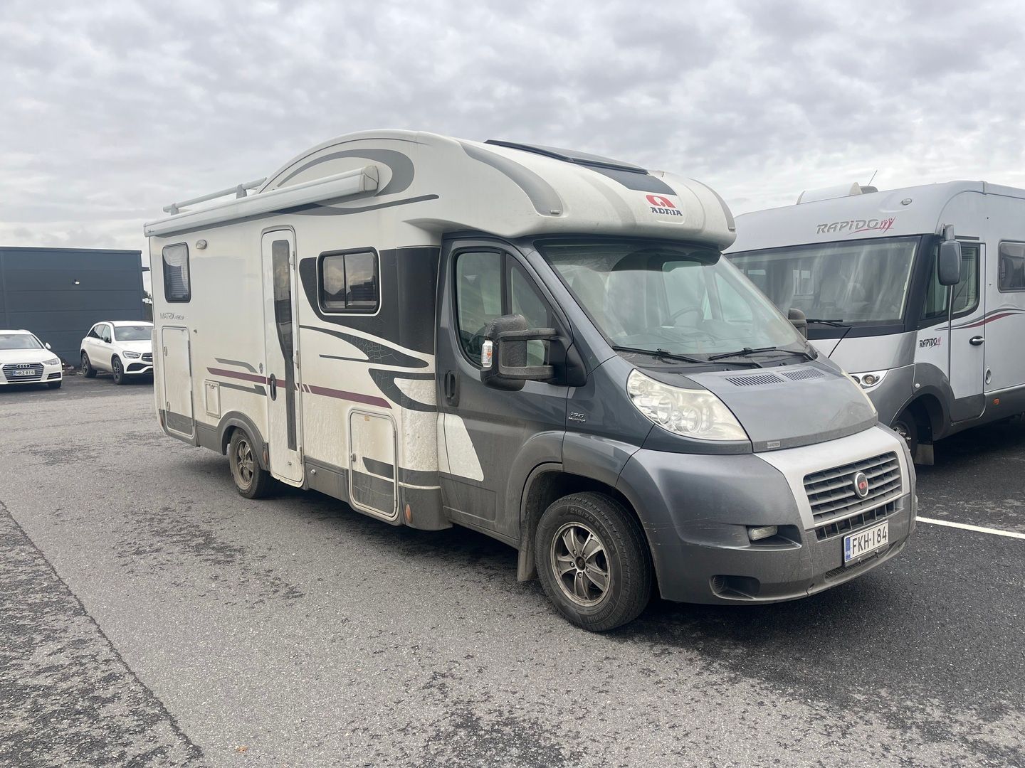 Adria Matrix M 680 SP ** JUURI TULLUT, TRUMA-SÄHKÖPATRUUNA, ILMASTOINTI, WEBASTO **, kuva 1