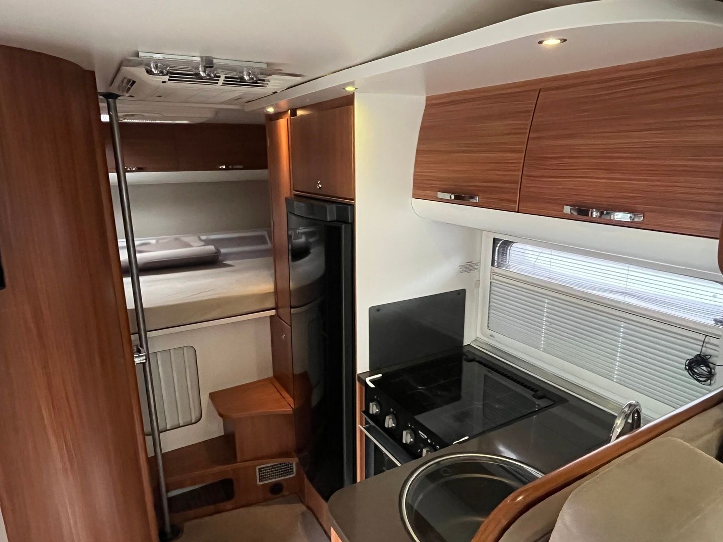 Adria Matrix M 680 SP ** JUURI TULLUT, TRUMA-SÄHKÖPATRUUNA, ILMASTOINTI, WEBASTO **, kuva 7