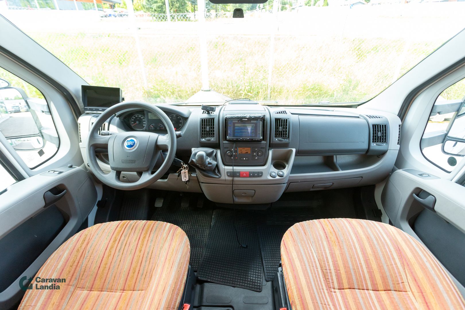 Lmc LIBERTY 642 TI 2.3 Mjet 130hv **AUTOM. ILMASTOINTI, P.KAMERA, MARKIISI, NAVI**, kuva 6