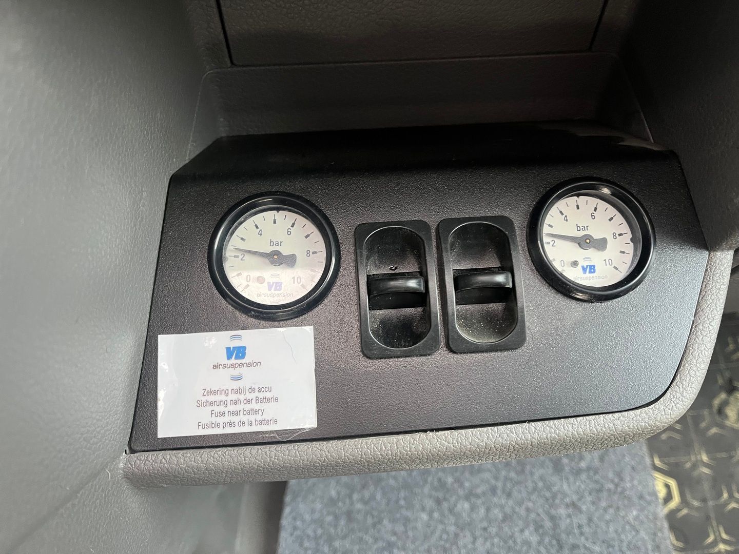 Knaus Platinum 650 TI 4x4 ** JUURI TULLUT, TRUMA-SÄHKÖPATRUUNA, AURINKOPANEELI, 180hv **, kuva 8
