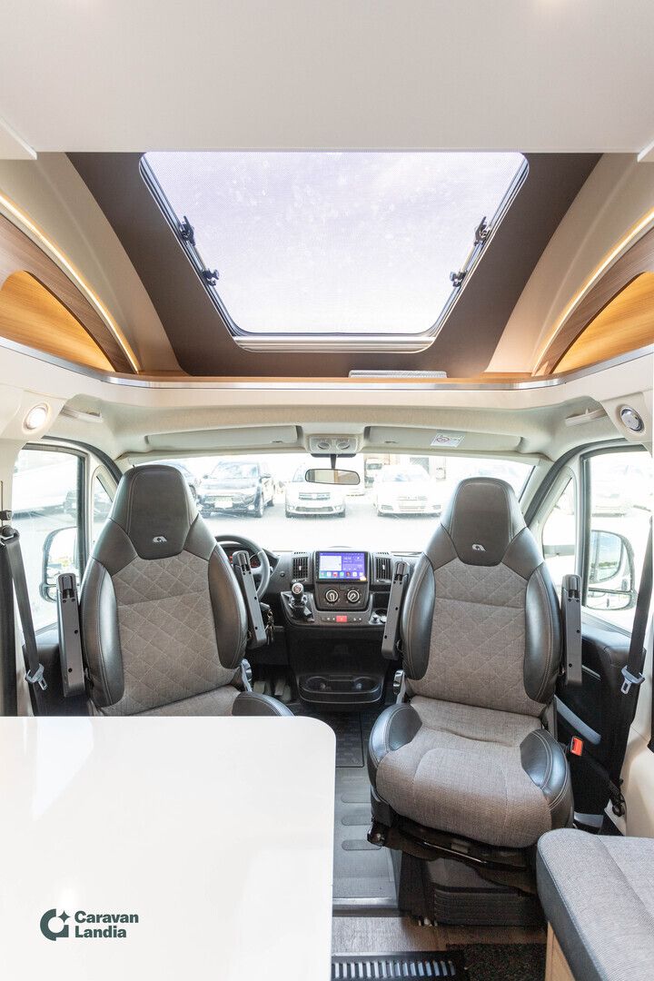 Adria Matrix 670 SL Axess 2.2 HDi 140hv ** TRUMA-SÄHKÖPATRUUNA, ERILLISVUOTEET, 2 X ILMASTOINTI, SÄHKÖ-HUBBET **, kuva 11