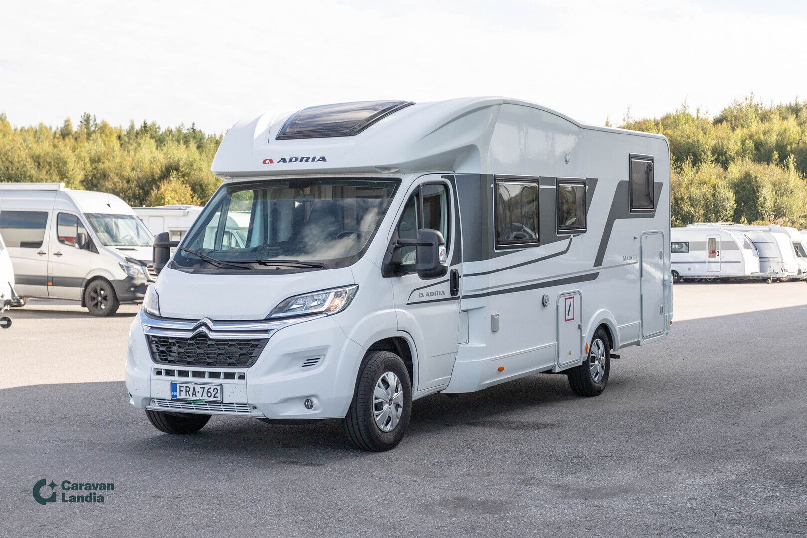 Adria Matrix 670 SL Axess 2.2 HDi 140hv ** TRUMA-SÄHKÖPATRUUNA, ERILLISVUOTEET, 2 X ILMASTOINTI, SÄHKÖ-HUBBET **, kuva 5
